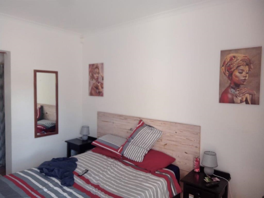 6 Bedroom Property for Sale in Wavecrest Eastern Cape